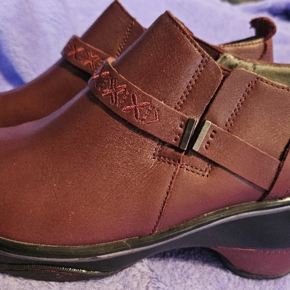 JAMBU CAMBRIDGE Maroon Leather Clogs sz9 - Picture 10 of 15